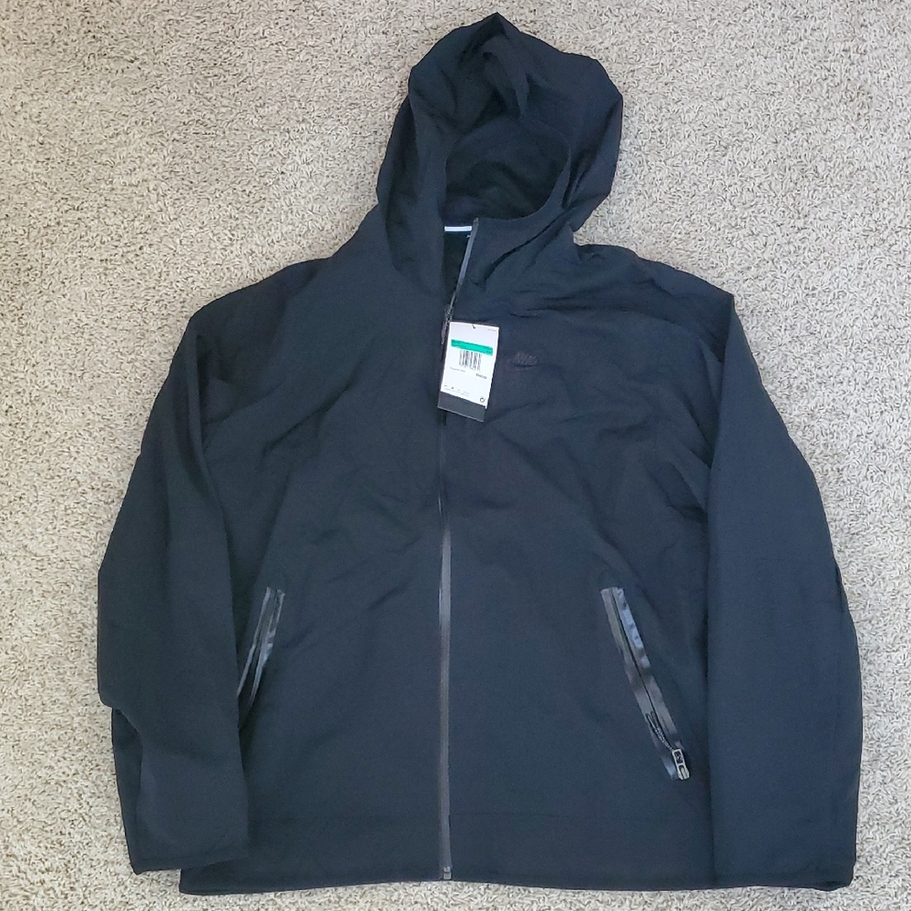 Nike Men's Black Hooded Jacket
